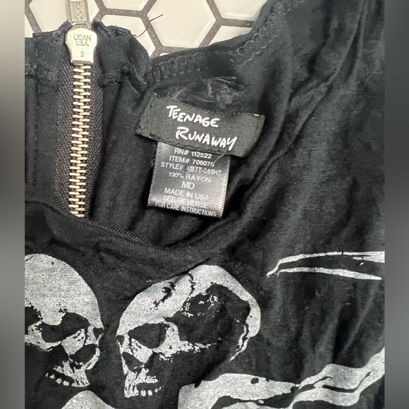 Teenage runaway sleeveless top size medium - Picture 3 of 3
